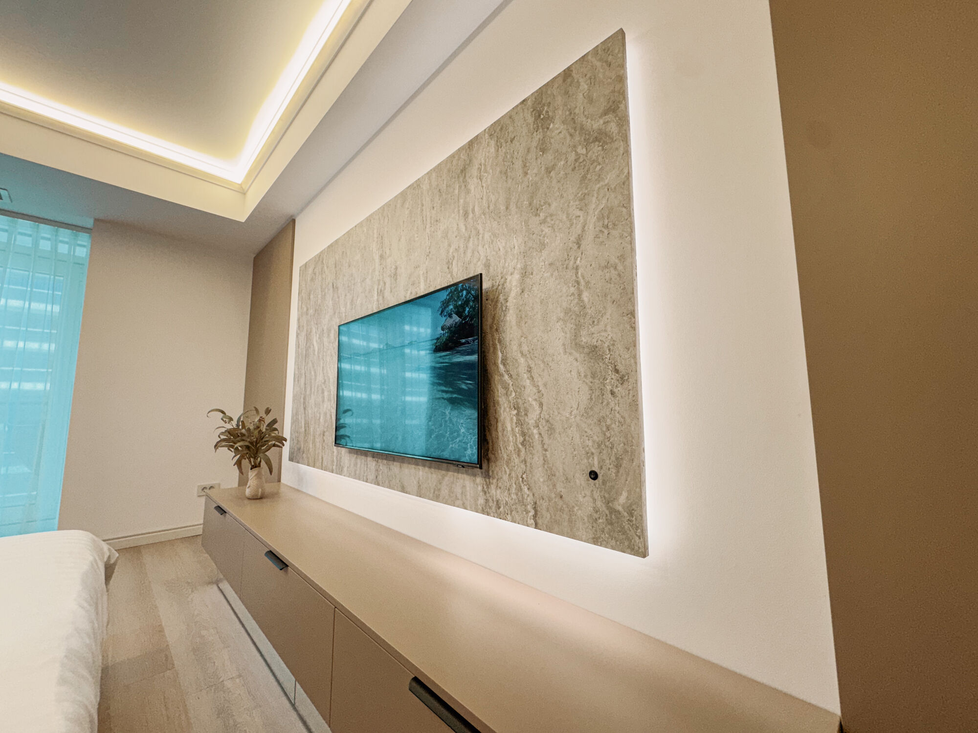 Dormitor lateral cu LED